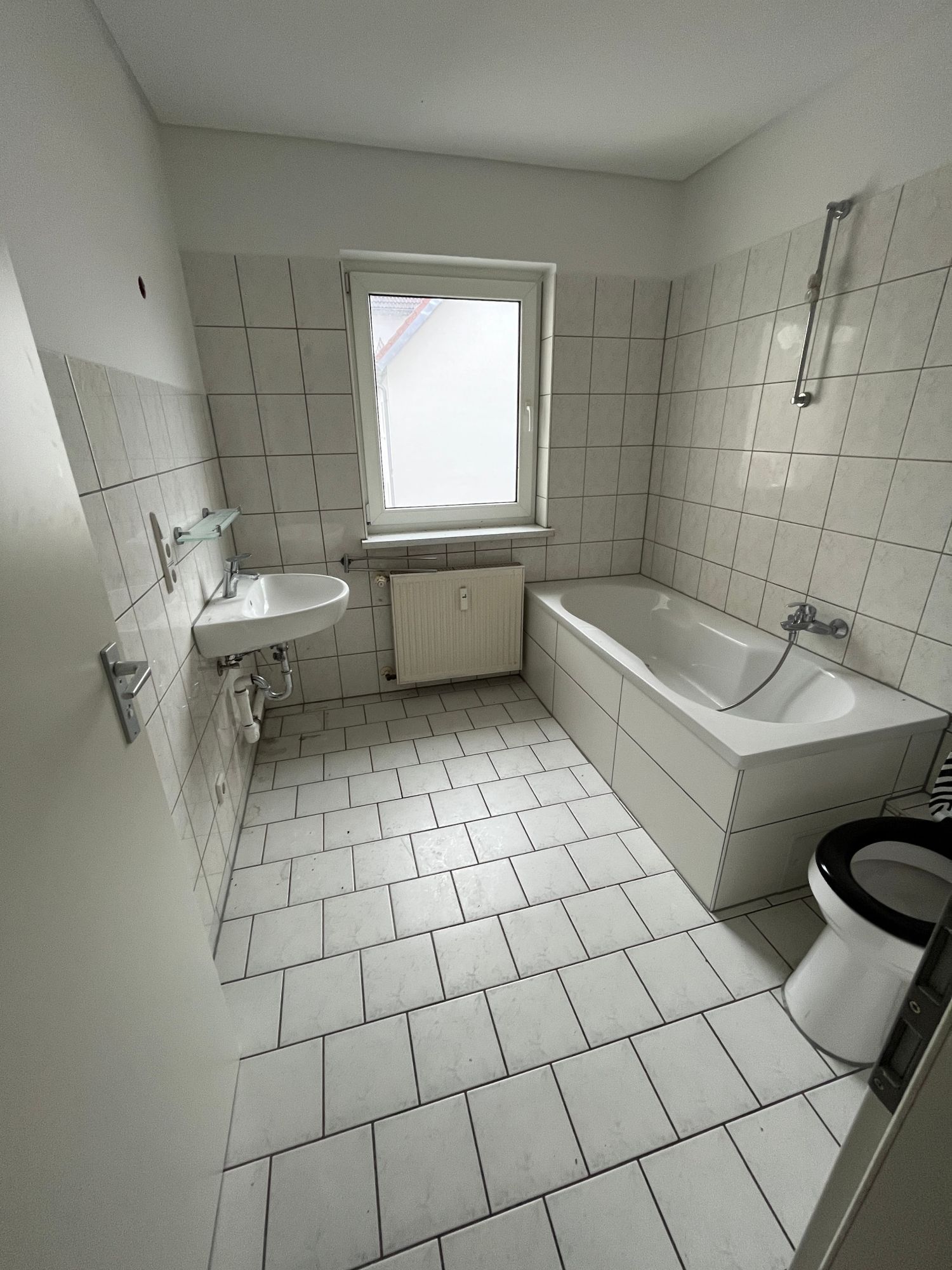 Ansicht Waltershausen, Korbacher Straße 4, 4-Raum-Wohnung im 2. OG -  WBS erforderlich!  (ME05)