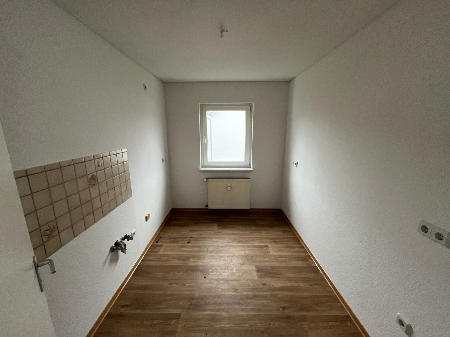 Ansicht Waltershausen, Korbacher Straße 4, 4-Raum-Wohnung im 2. OG -  WBS erforderlich!  (ME05)
