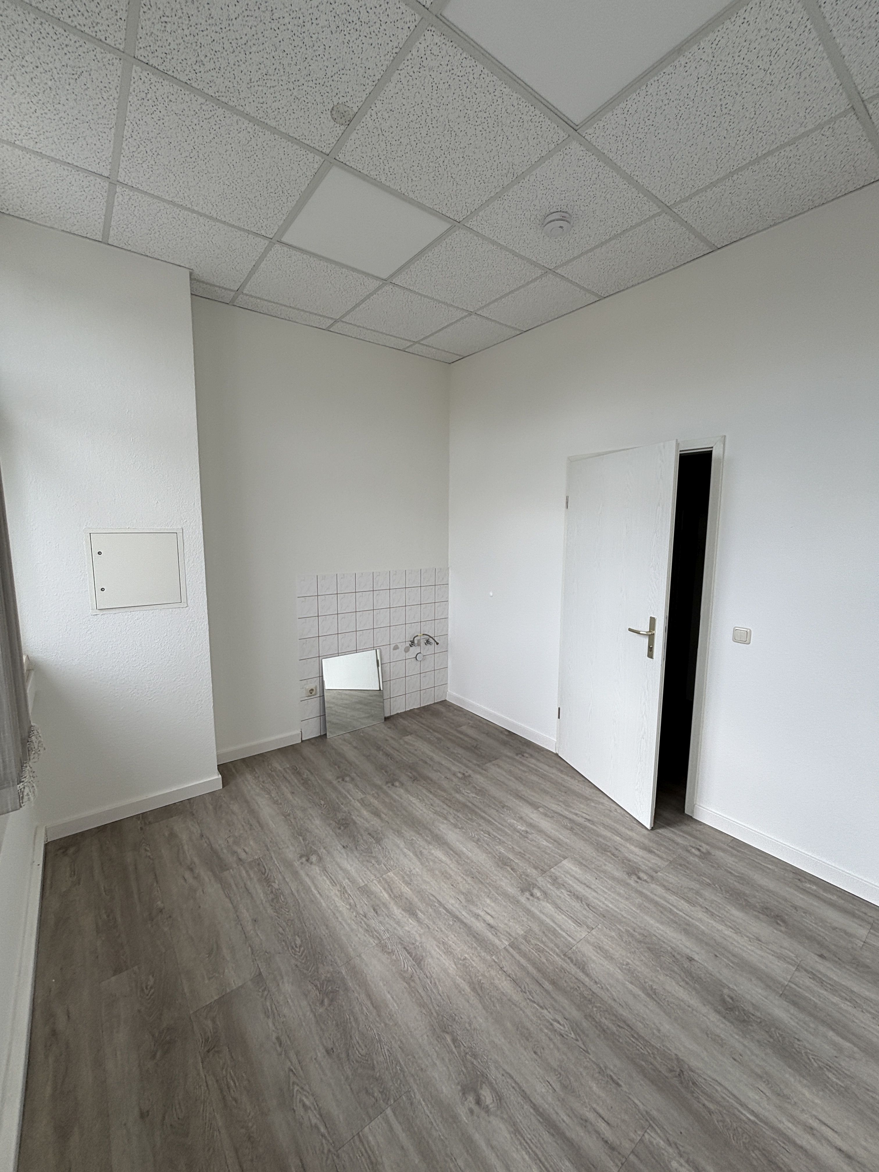 Ansicht helle Büroeinheit im Zentrum von Hermsdorf (ME 8)