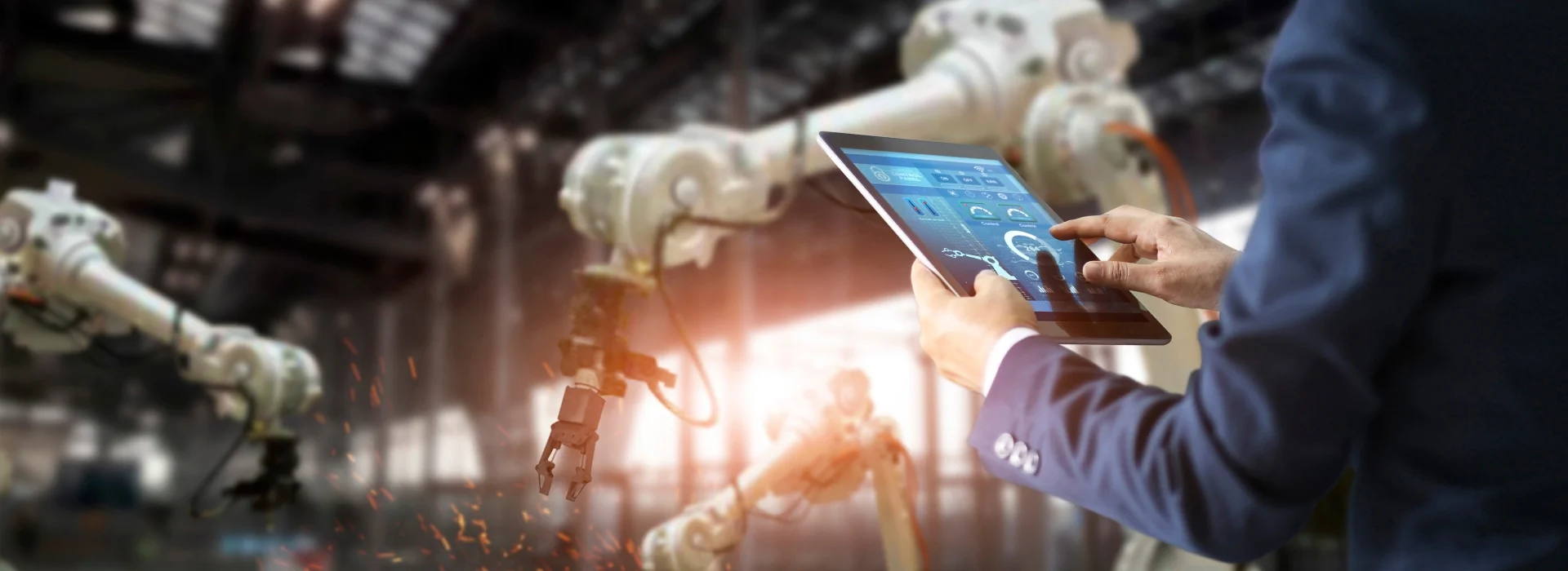Industrielle Produktion und Systeme Bildbeschreibung / description: Moderne Fertigung mit Robotern und Automatisierungstechnik.