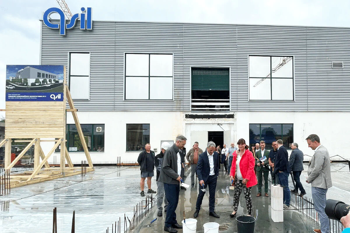 Bei der Grundsteinlegung für das neue Produktionsgebäude in Ilmenau.