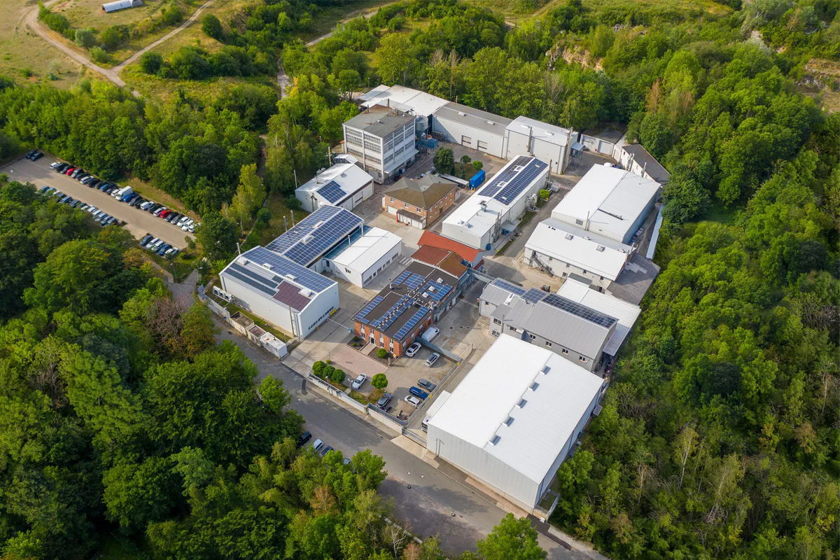 Firmengelände der IBU-tec in Ehringsdorf bei Weimar.