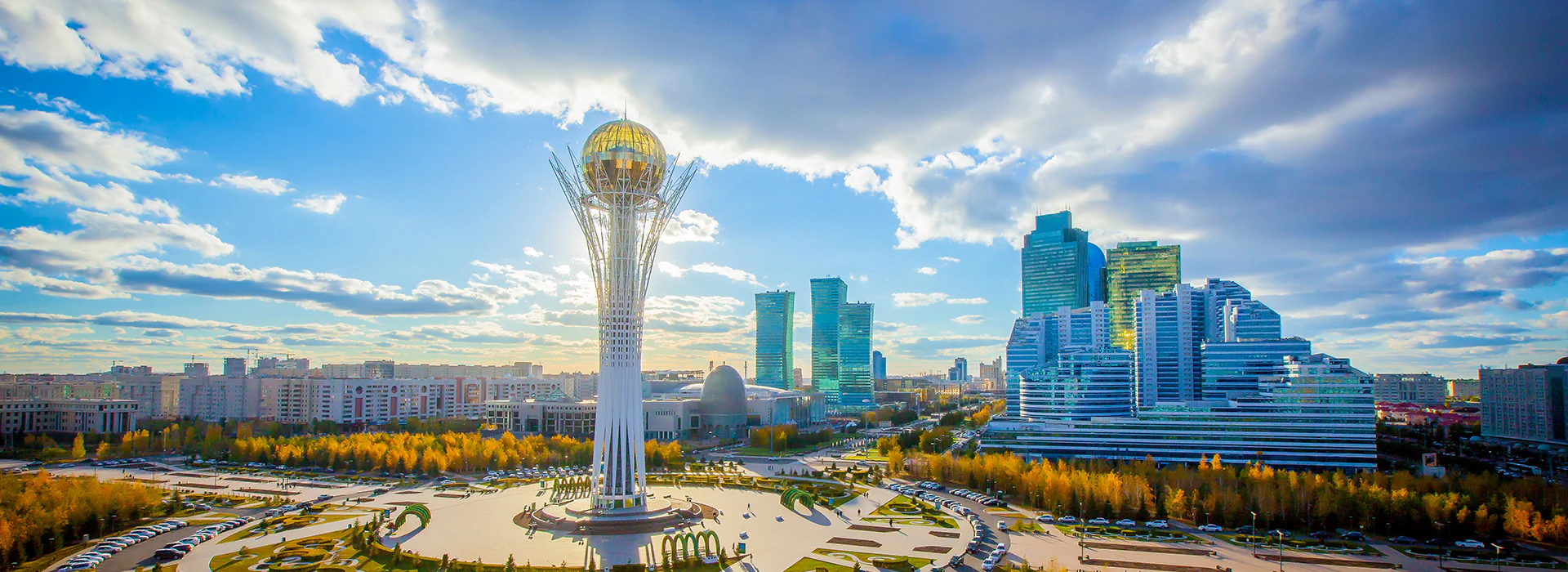 Bild: janetheone / istockphoto.com Bildbeschreibung / description: Goldener Herbst in Astana, der Hauptstadt Kasachstans.