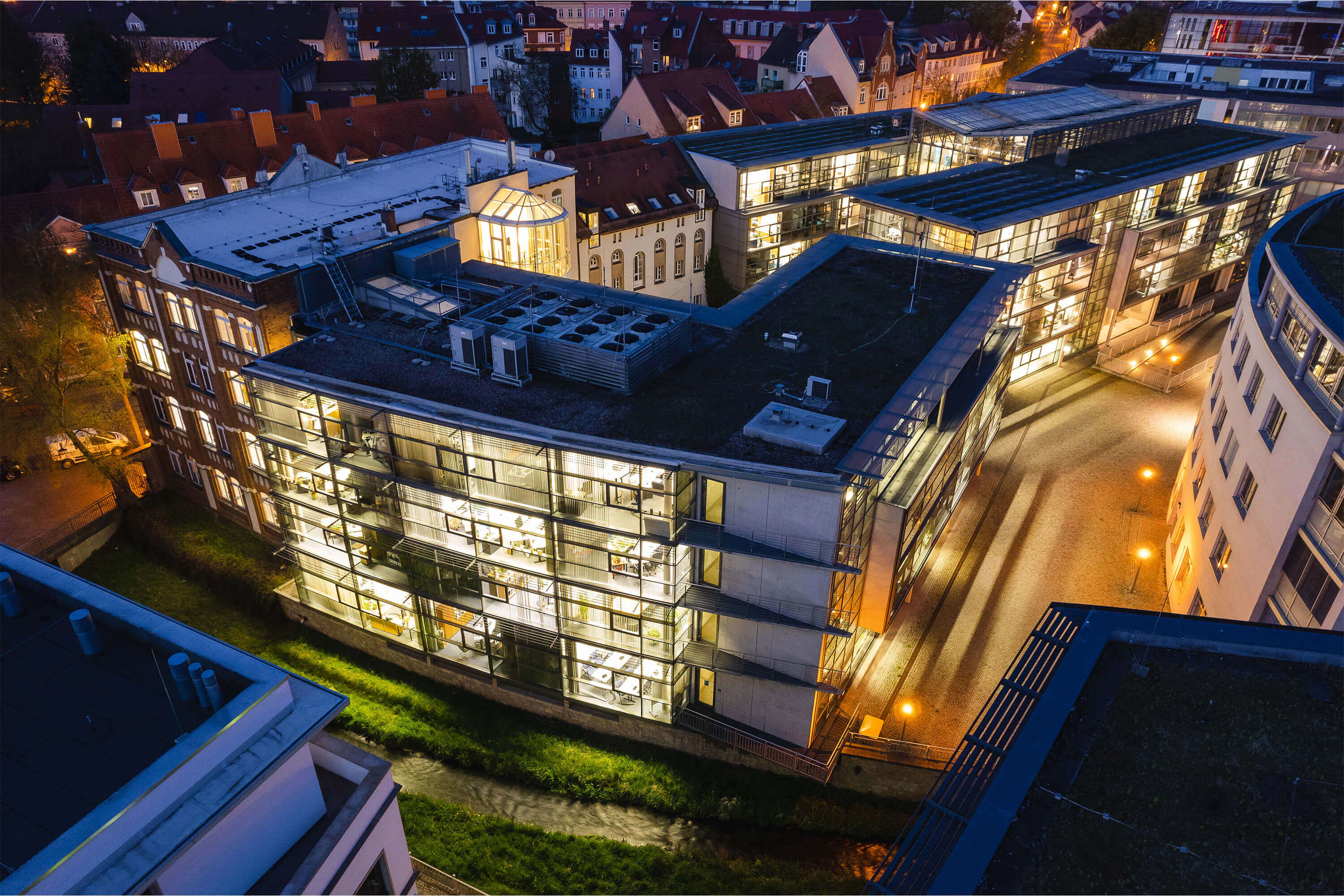 LEG-Gebäude bei Nacht Bildbeschreibung / description: LEG-Gebäude bei Nacht