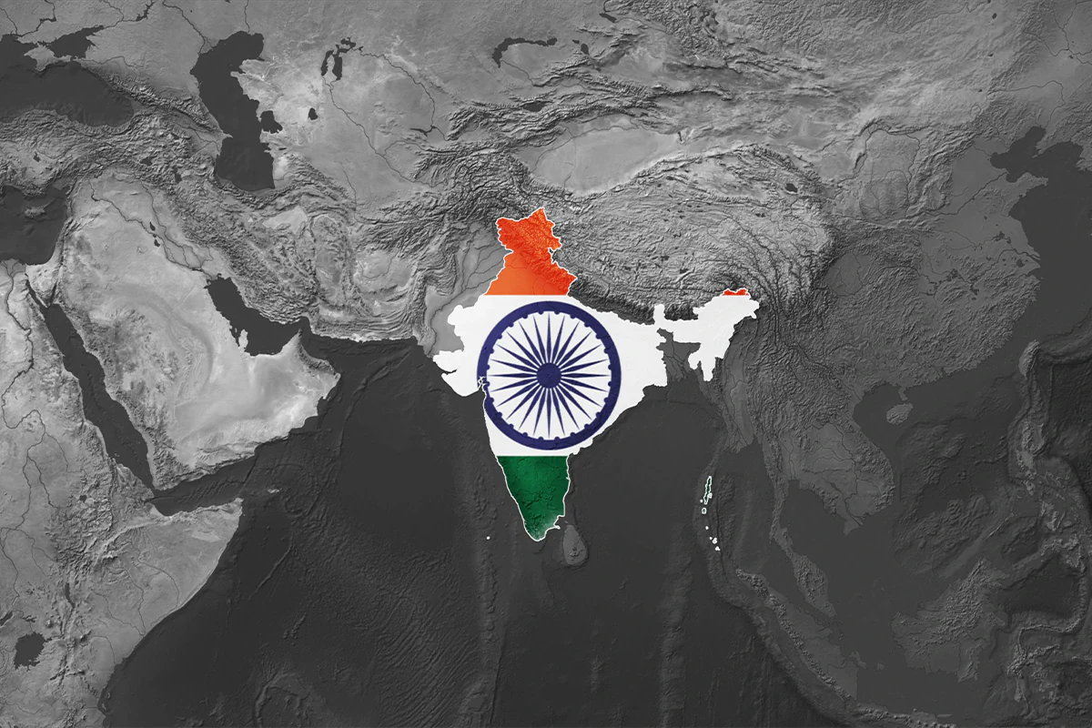 Graue Landkarte Asiens mit Indien im Fokus